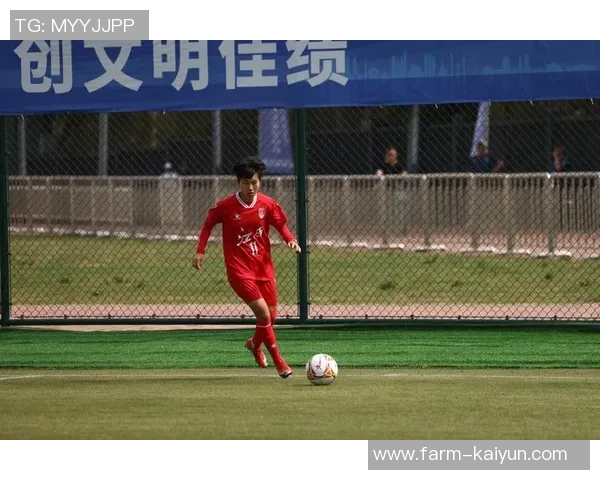 明天足球赛精彩对决即将上演球迷热情高涨期待精彩瞬间